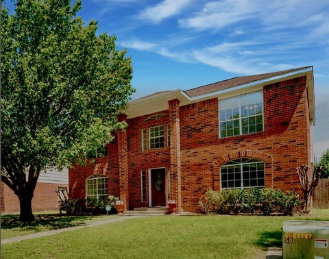 Photo of 811 Valleycreek Road, Mesquite, TX 75181 (MLS # 21328882)