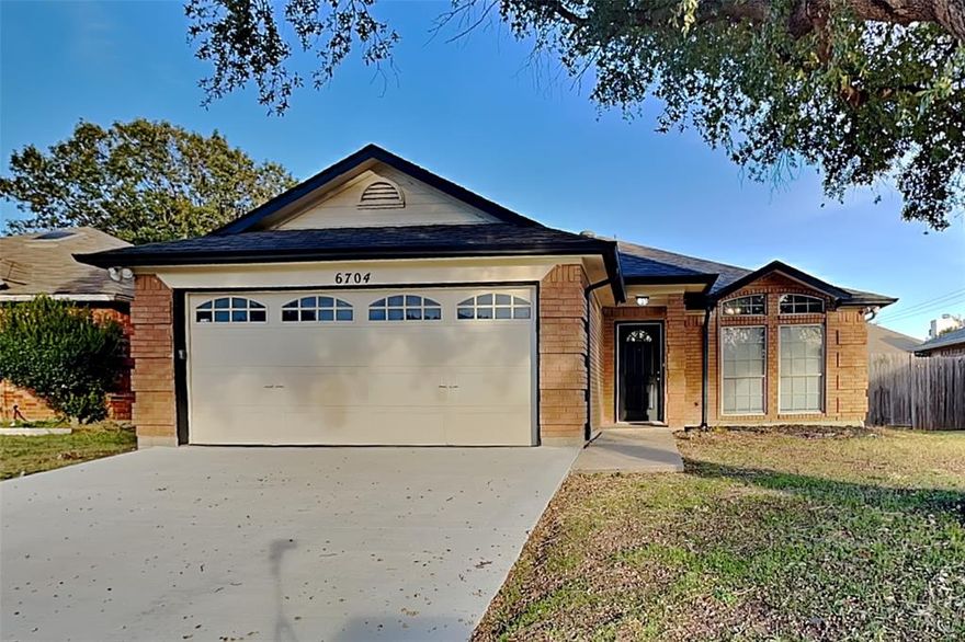 Charming 3 bed, 2  bath 1,580 sq ft home in Fort Worth! Open kitchen concept with updated counters. Primary suite with attached bathroom. Spacious backyard, great for gatherings! Pets accepted on a case by case basis. Additional admin fees apply. The Fireplace is decorative. Schedule your showing today! This home is as-is.  

This home may be located within a Homeowners Association (HOA) community. If so, residents will be responsible for adhering to all HOA rules and regulations. Please contact your agent or landlord's agent for more information.