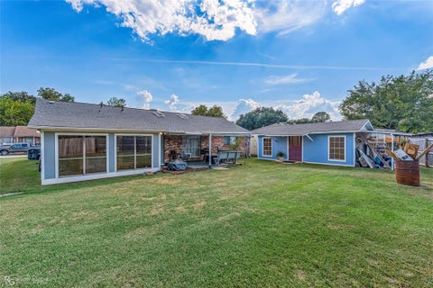 Tiny photo for 1431 Fox Street, Bossier City, LA 71112 (MLS # 21396904)