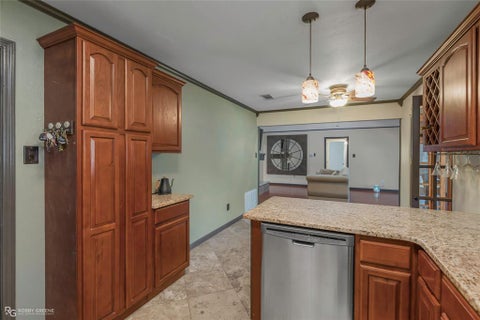 Tiny photo for 1431 Fox Street, Bossier City, LA 71112 (MLS # 21396904)