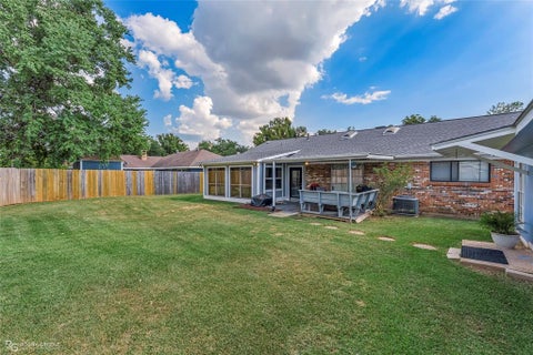 Tiny photo for 1431 Fox Street, Bossier City, LA 71112 (MLS # 21396904)