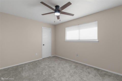 Tiny photo for 1431 Fox Street, Bossier City, LA 71112 (MLS # 21396904)