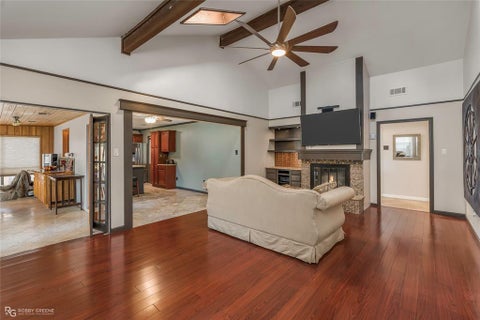 Tiny photo for 1431 Fox Street, Bossier City, LA 71112 (MLS # 21396904)