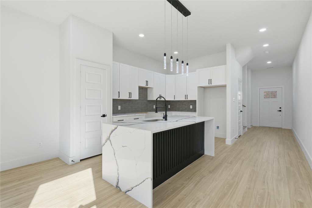 4215 Carpenter Avenue