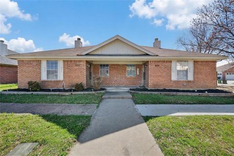 Photo of 1032 Tennessee Trail, Arlington, TX 76017 (MLS # 21213811)