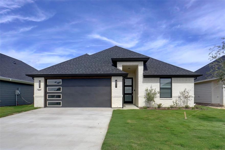 $7,500 TOWARDS BUYER'S CLOSING COSTS WITH AN ACCEPTABLE OFFER! Double Rock Homes in Hadley Farms! This NO HOA neighborhood offers plenty of park space your family will love, complete with a playground, picnic area and a walking trail. This contemporary modern home offers 3 bedrooms, 2 bath and study! Gorgeous design with very unique features! Dining room offers an exquisite feature wall. Magnificent selections make this home stunning! Outdoor features include gutters, nicely landscaped and sprinkler system! Full foam insulation! 10-year structural warranty. Exterior sheathing vapor barrier! High efficiency HVAC system! CFL and LED lighting. 30-year roofing shingles. High quality build both inside and out! 1,2,10 home warranty!