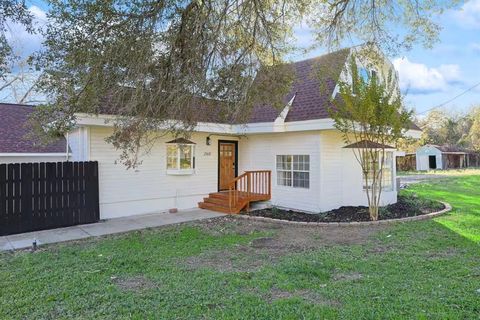 Photo of 260 Mcgraw Lane, Sherman, TX 75090 (MLS # 21237931)