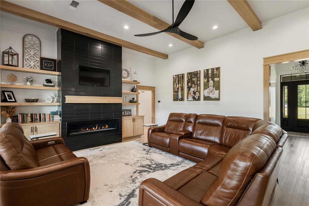 15170 Farm Road 79