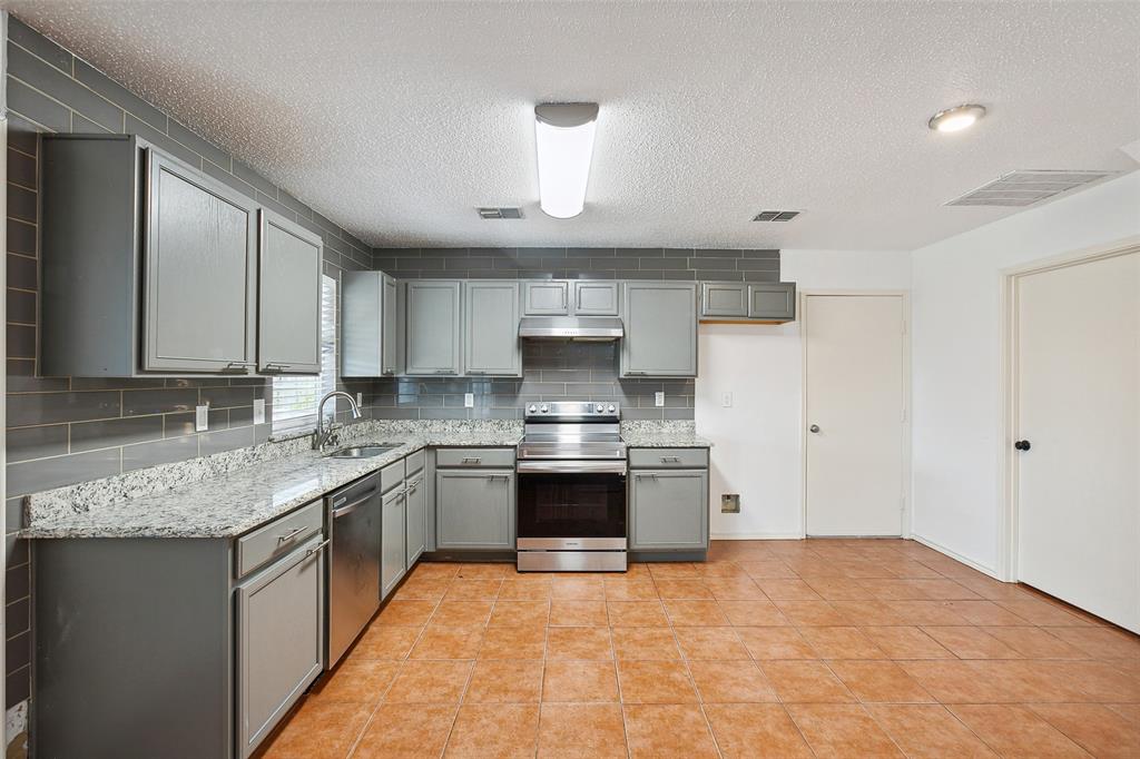 245 Queen Annes Drive