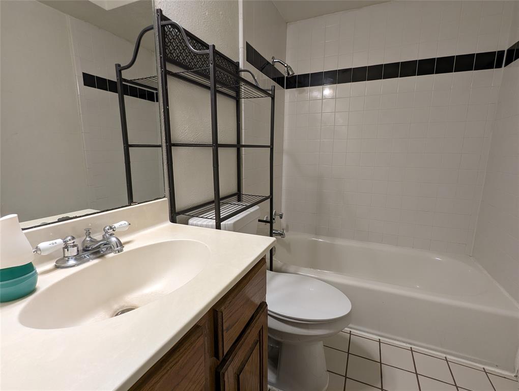 L H Bomar - Residential Lease