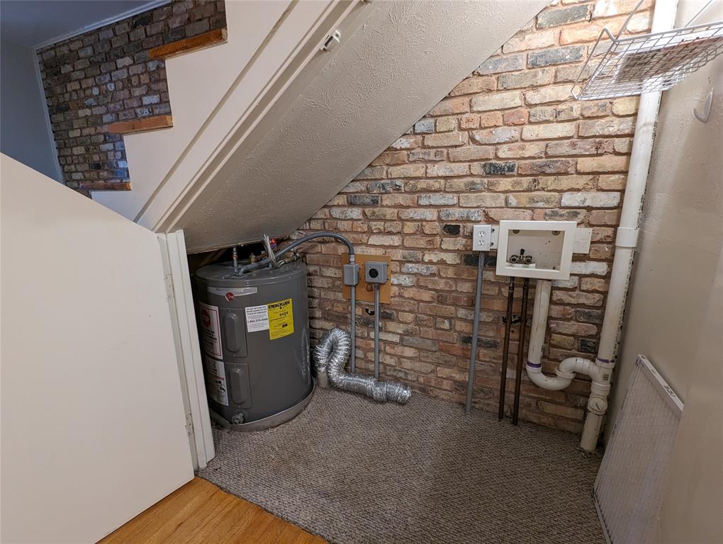 L H Bomar - Residential Lease