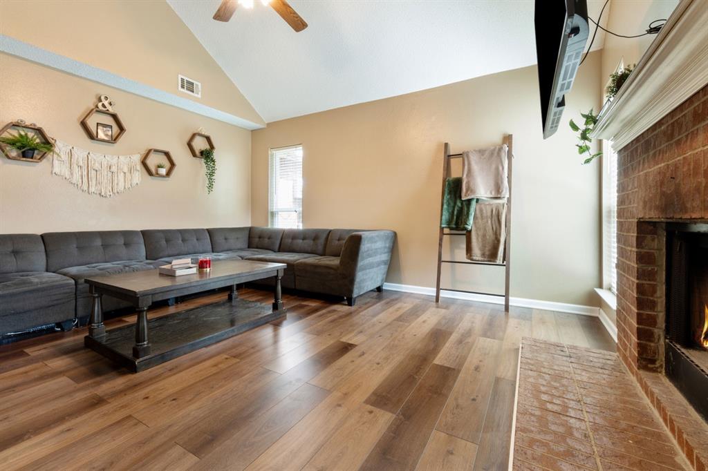 4548 Queenswood Drive