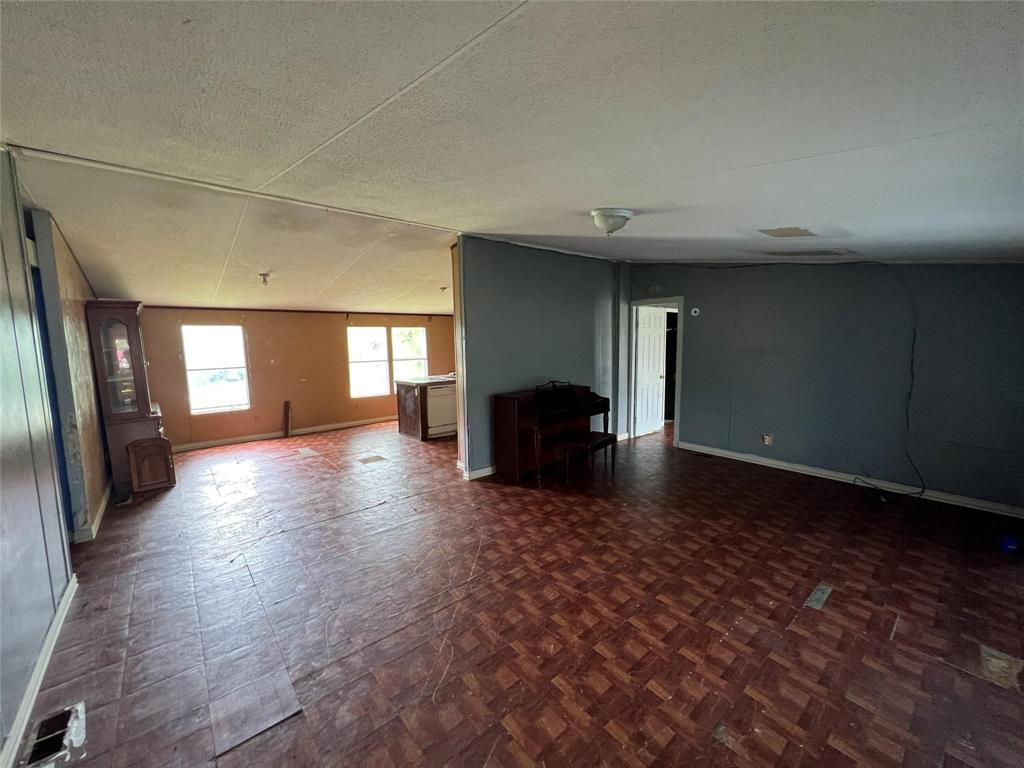 210 County Road 1015