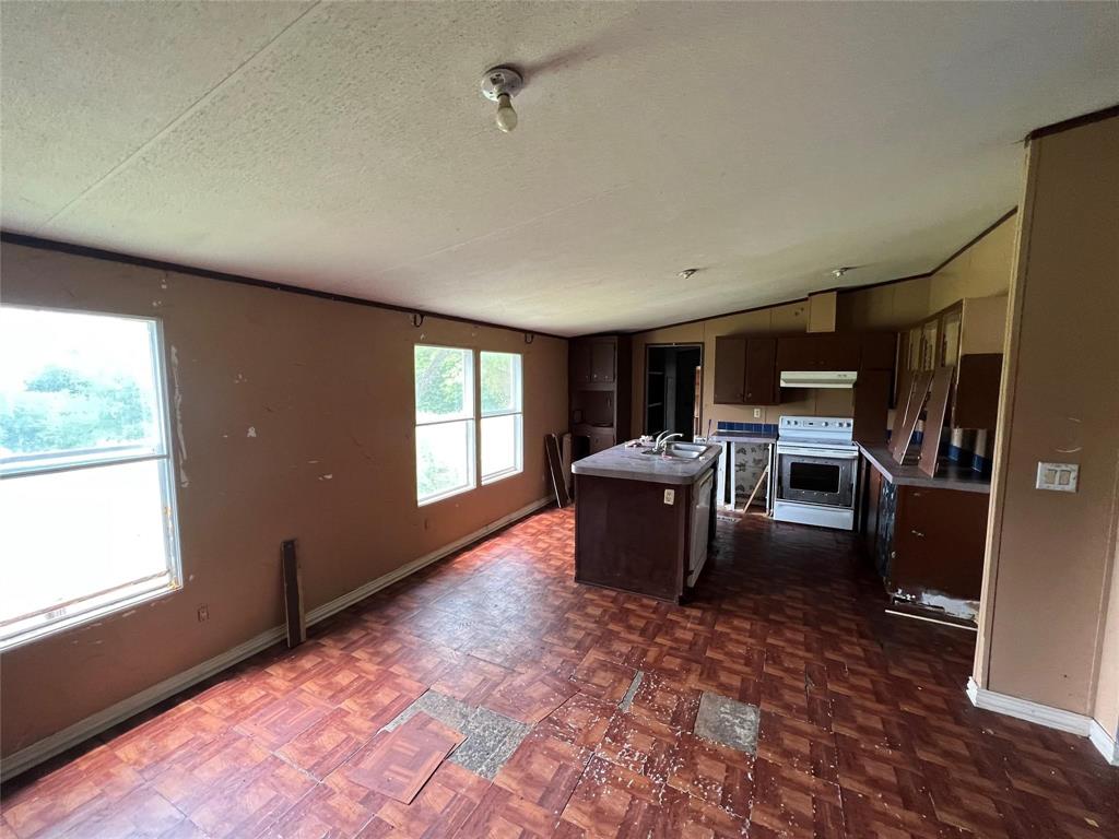 210 County Road 1015