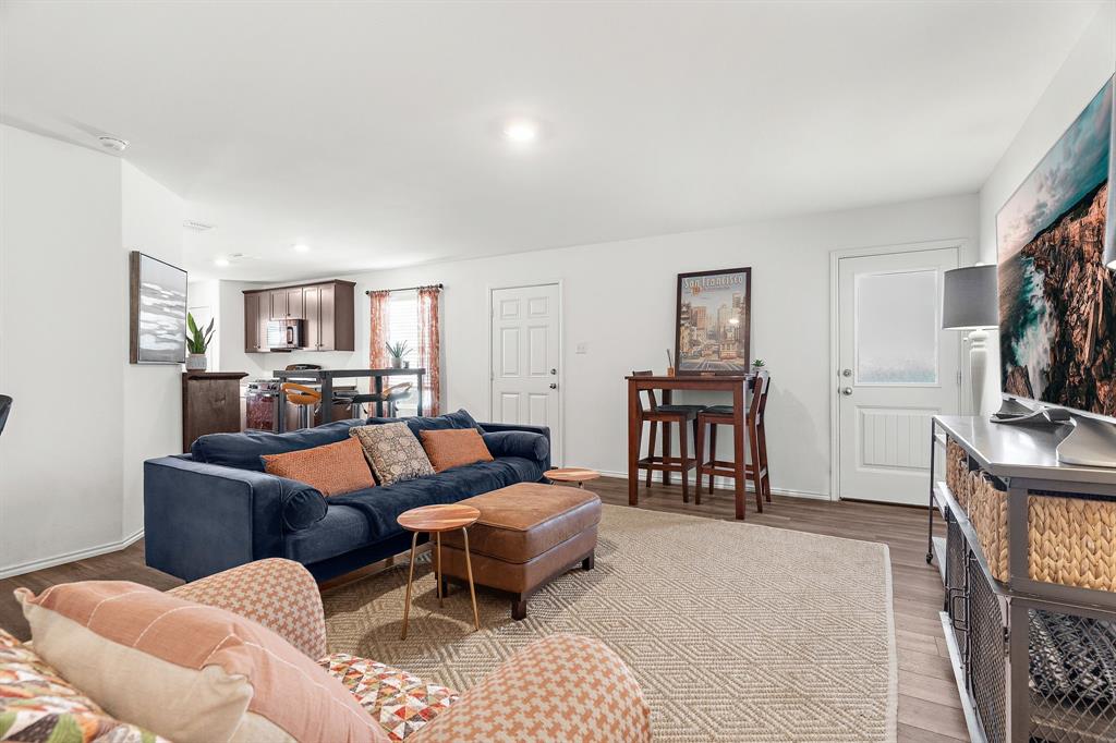 7424 Gray Wolf Lane