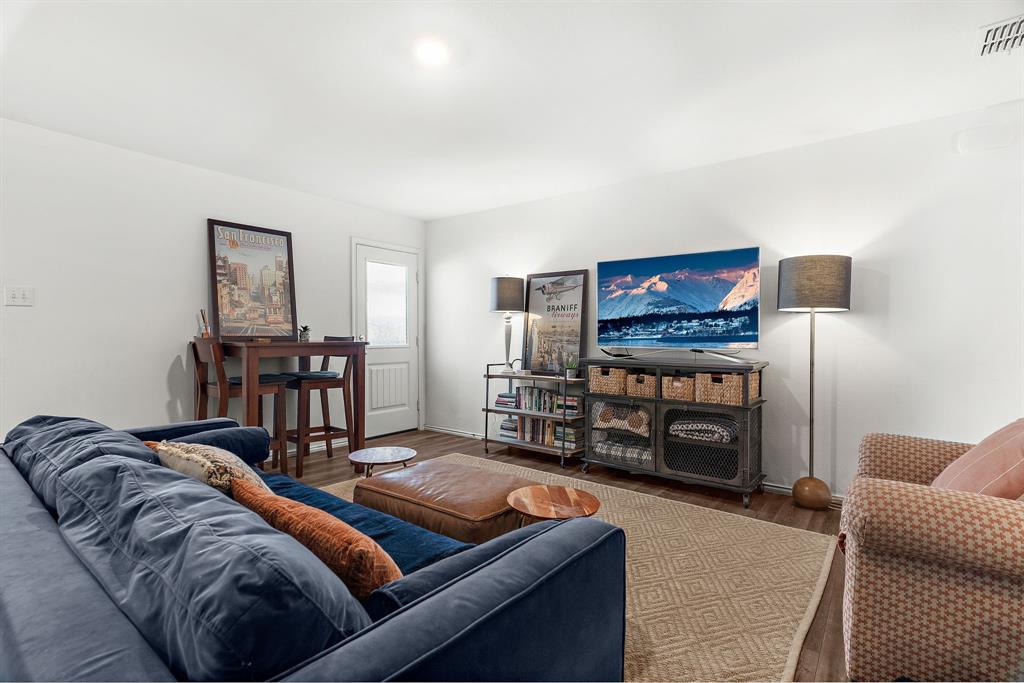7424 Gray Wolf Lane