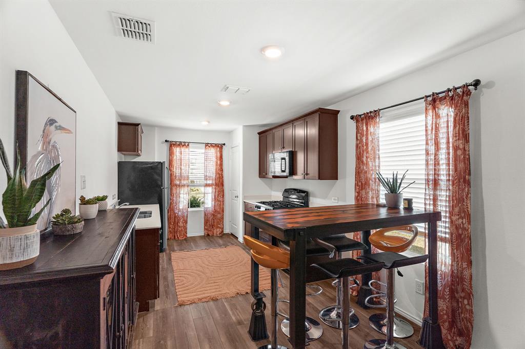 7424 Gray Wolf Lane