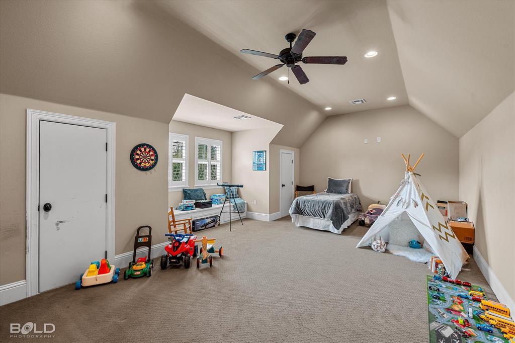 Le Maison Court - Residential