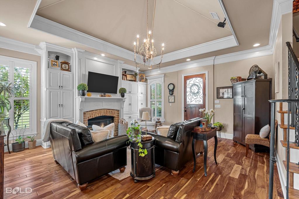 Le Maison Court - Residential