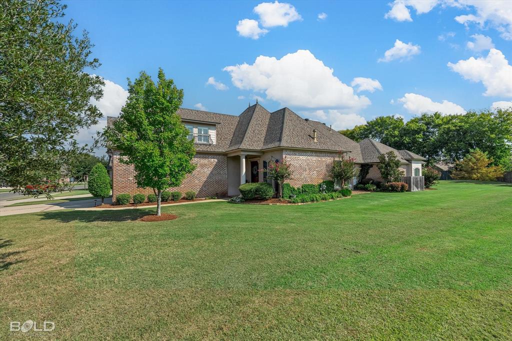 Le Maison Court - Residential