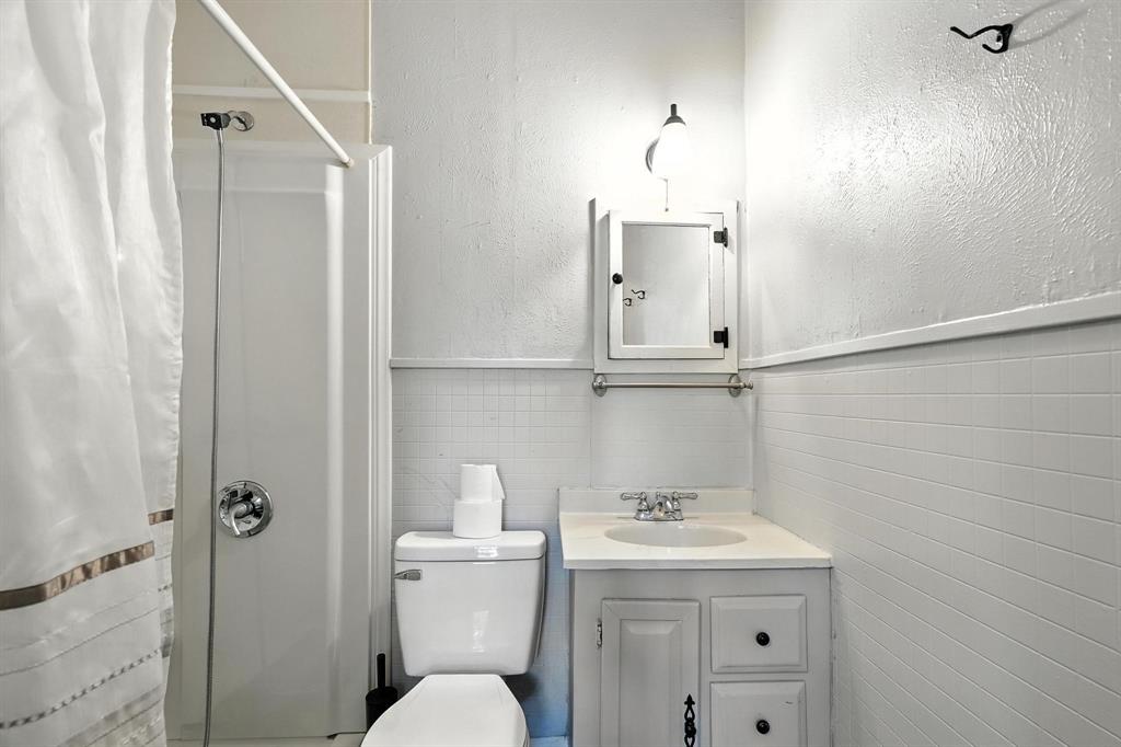 Henry Sayles Of Harris - Residential