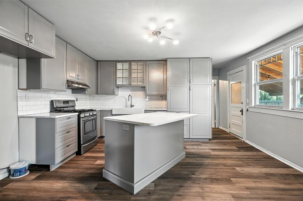 Henry Sayles Of Harris - Residential