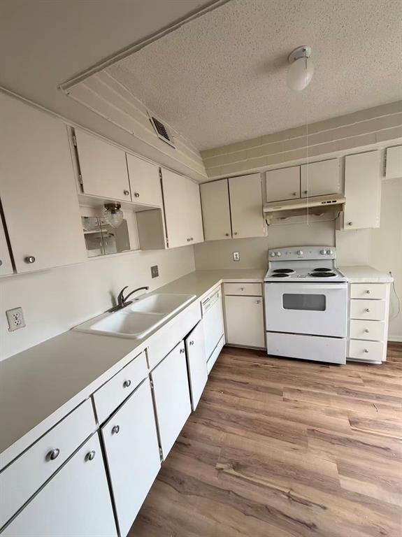 RICHARDSON LIFESTYLE TOWNHOMES - Residential