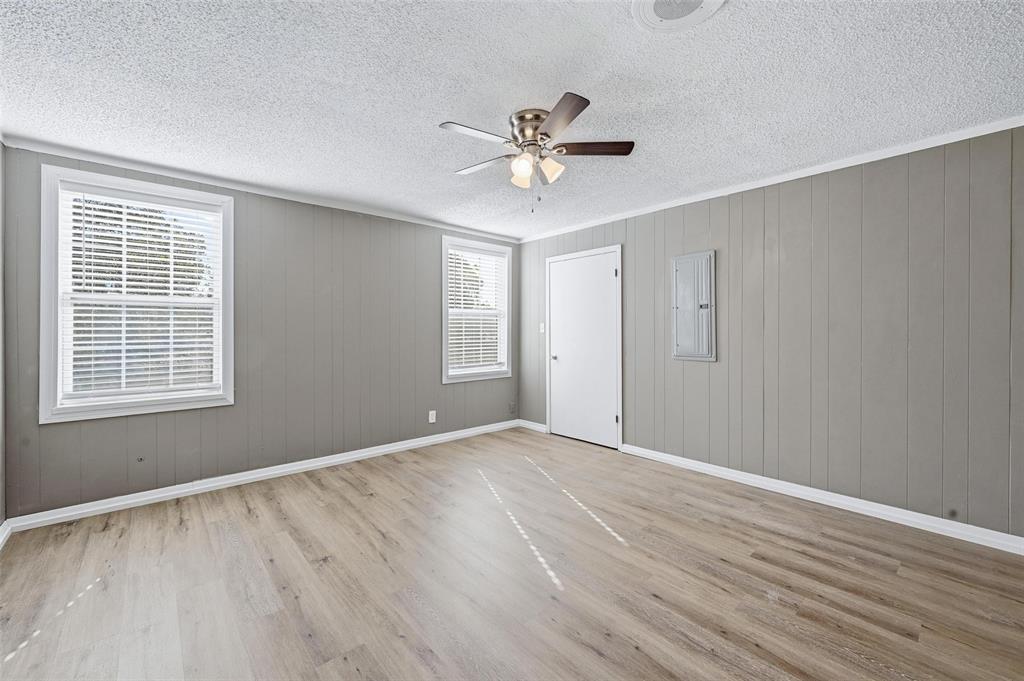 M E P & P RR CO SURVEY #33 - Residential Lease