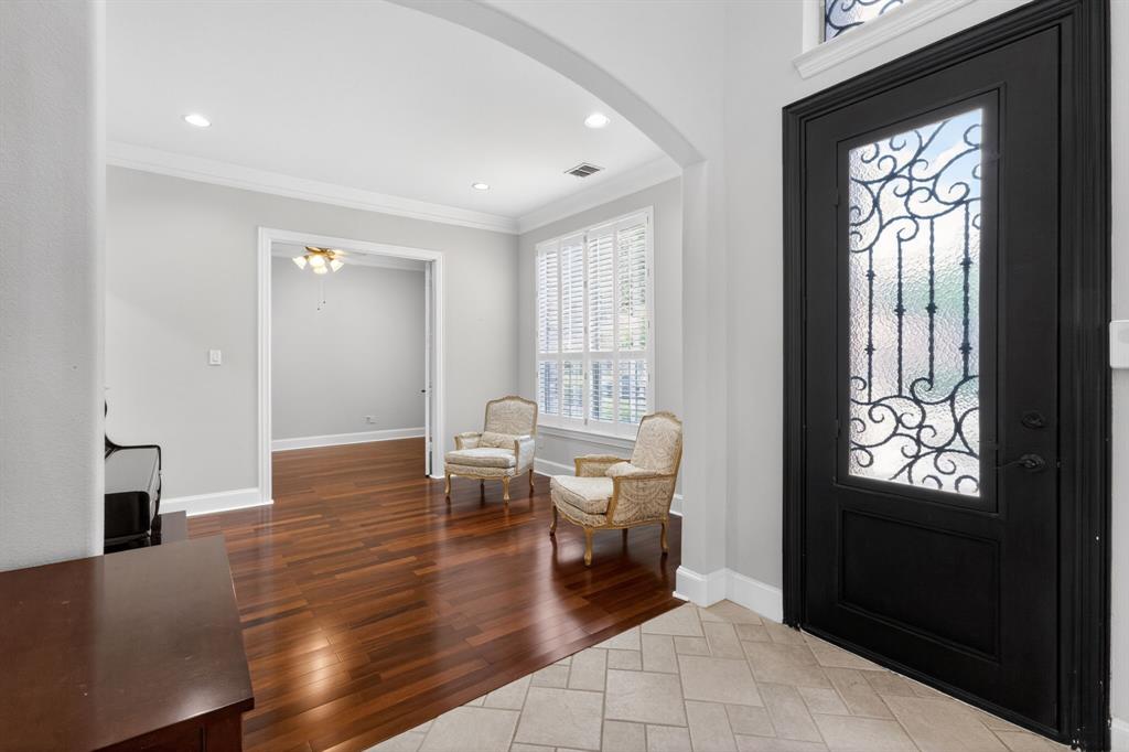 112 Georgian Drive