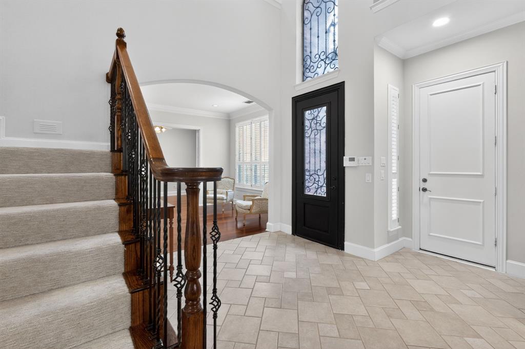 112 Georgian Drive