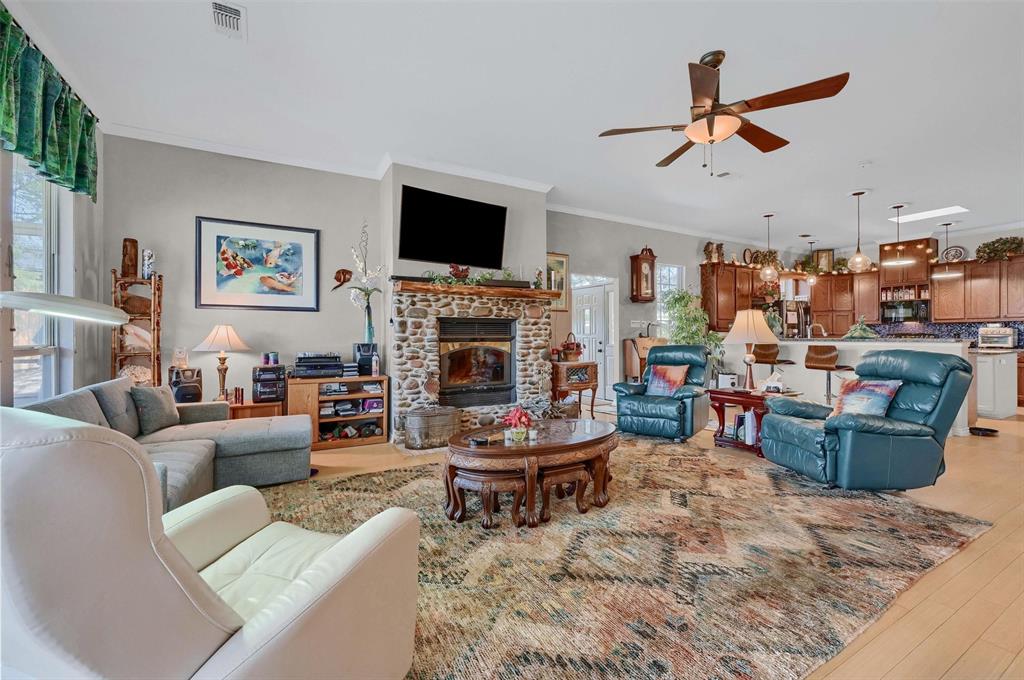 202 Kiowa Drive E