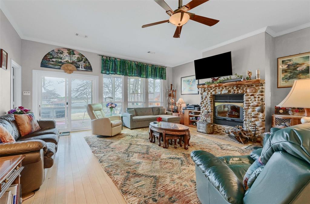 202 Kiowa Drive E