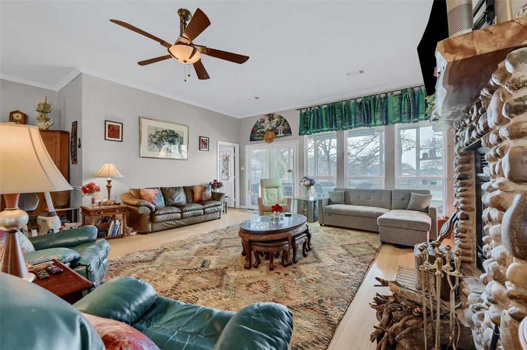 202 Kiowa Drive E