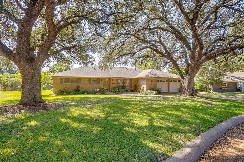4704 Westlake Drive