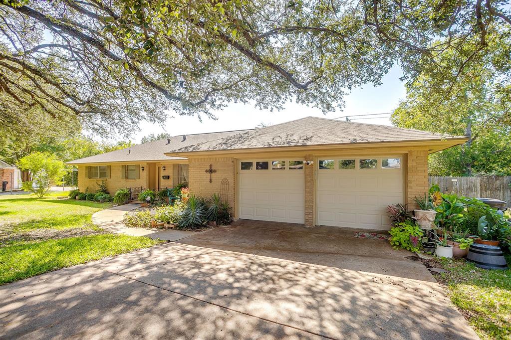 4704 Westlake Drive