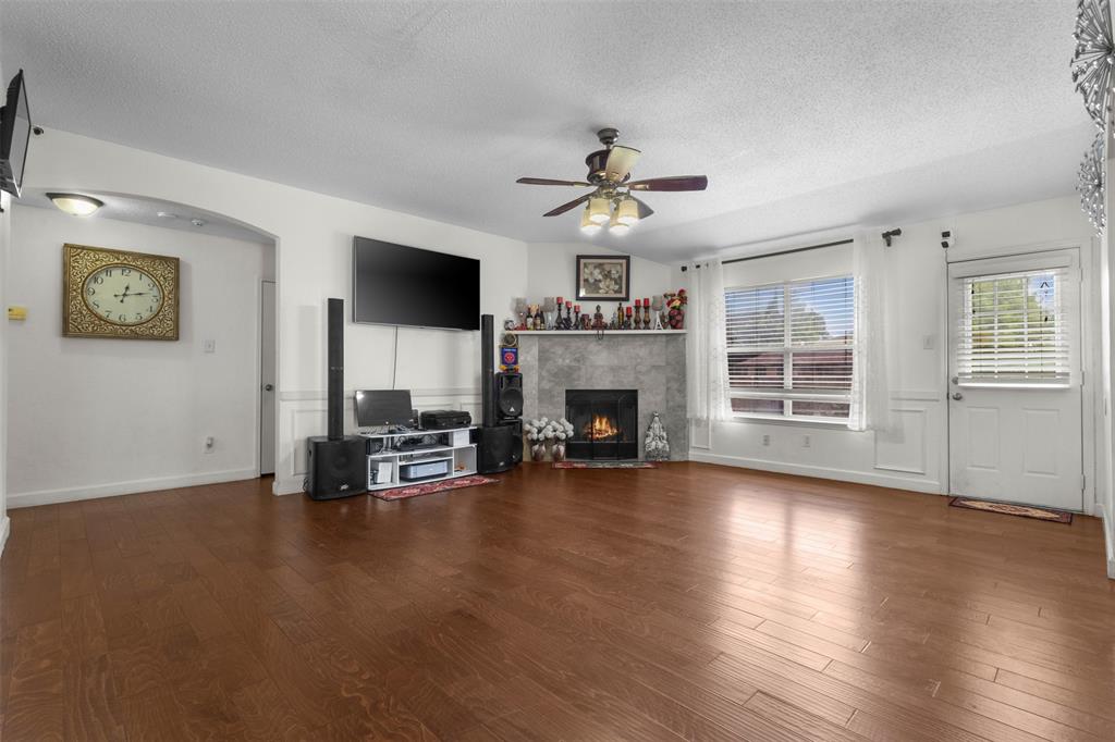 300 Comiskey Court