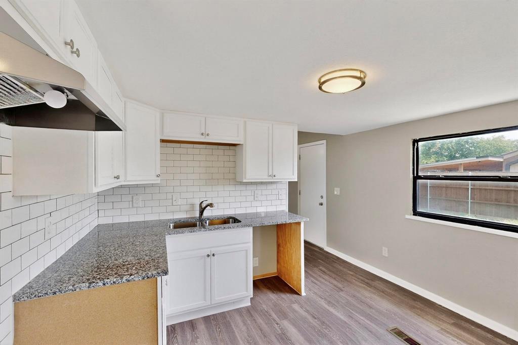 3112 Red River Street