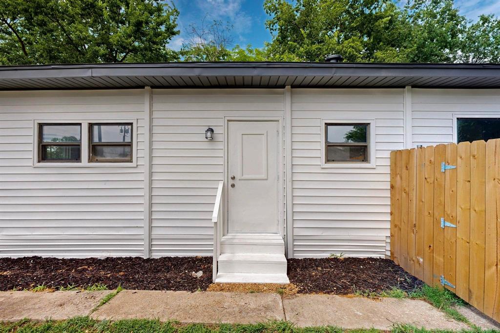 3112 Red River Street