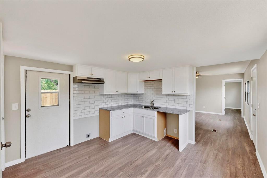 3112 Red River Street