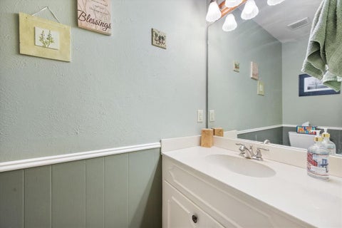 Tiny photo for 1001 Whispering Oak Court, Arlington, TX 76012 (MLS # 21395896)