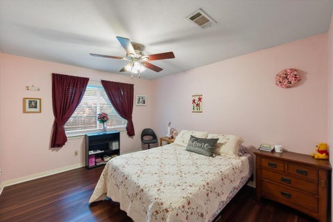 Tiny photo for 1001 Whispering Oak Court, Arlington, TX 76012 (MLS # 21395896)