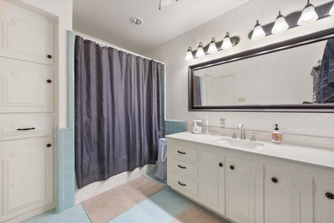 Tiny photo for 1001 Whispering Oak Court, Arlington, TX 76012 (MLS # 21395896)