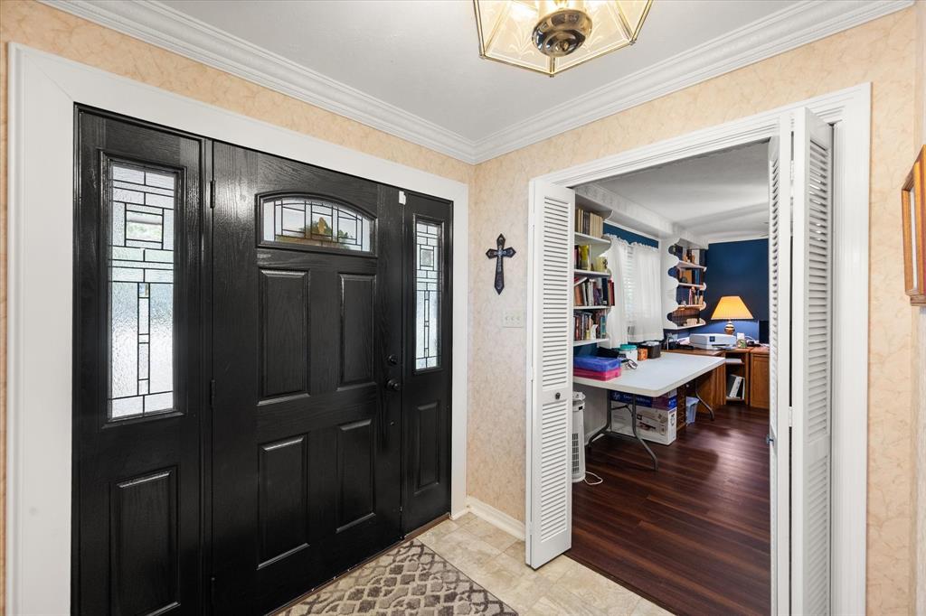 1001 Whispering Oak Court