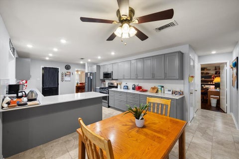 Tiny photo for 1001 Whispering Oak Court, Arlington, TX 76012 (MLS # 21395896)