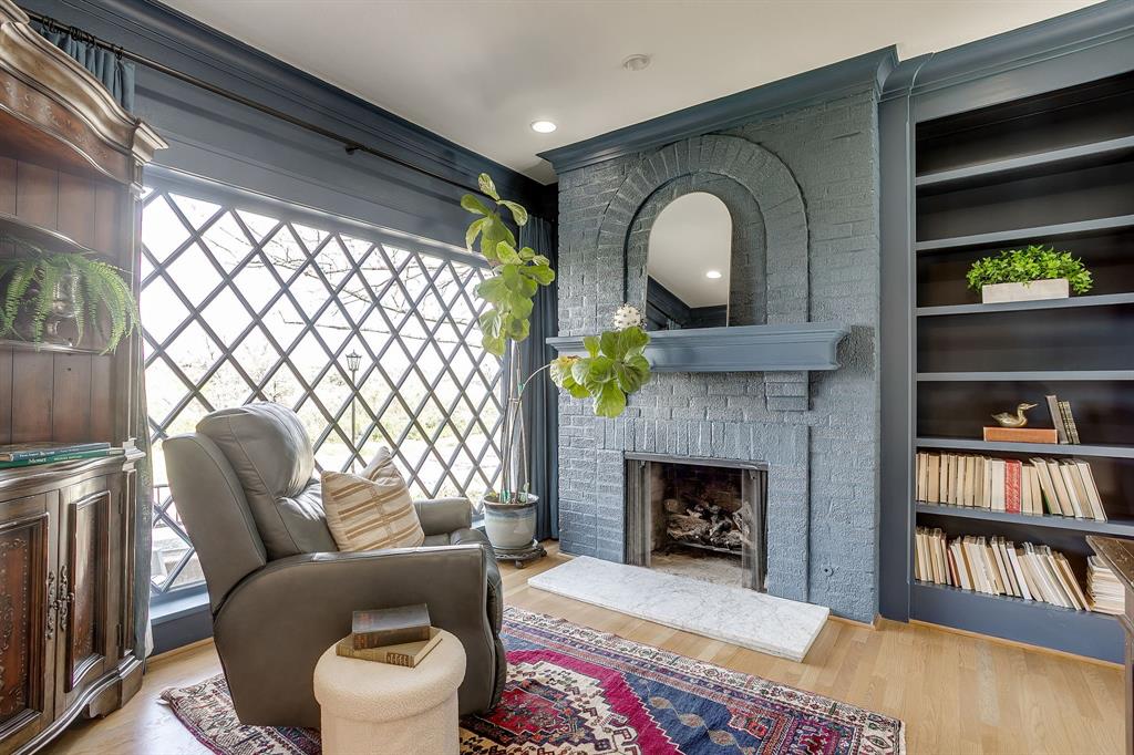 2308 Winton Terrace E