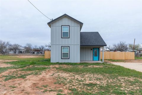 Photo of 708 W 1st Street, Coleman, TX 76834 (MLS # 21209180)