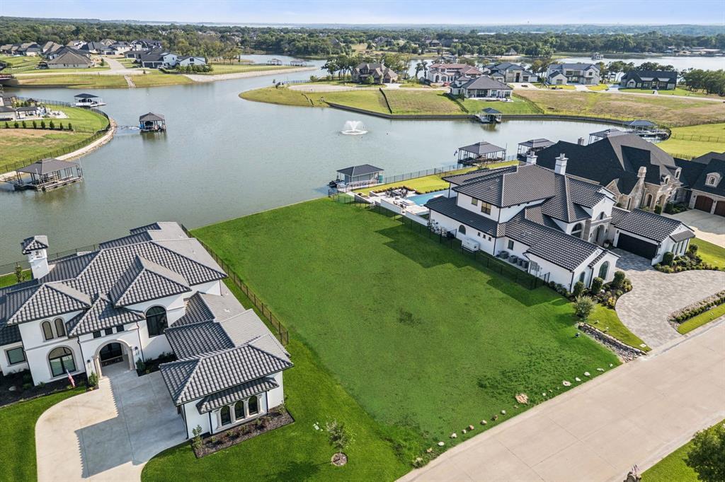 RESORT ON EAGLE MOUNTAIN LAKE - Land