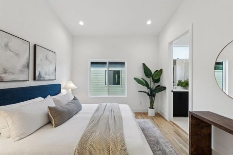 Tiny photo for 2142 Lovedale Avenue #104, Dallas, TX 75235 (MLS # 21101521)