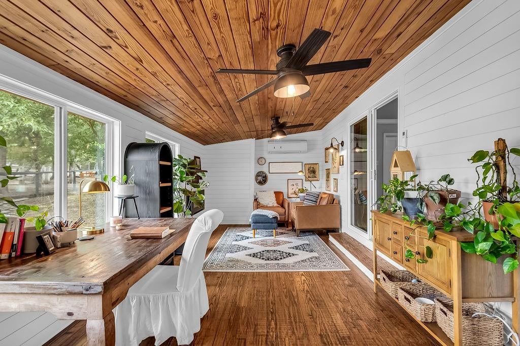 5927 Wolf Trail