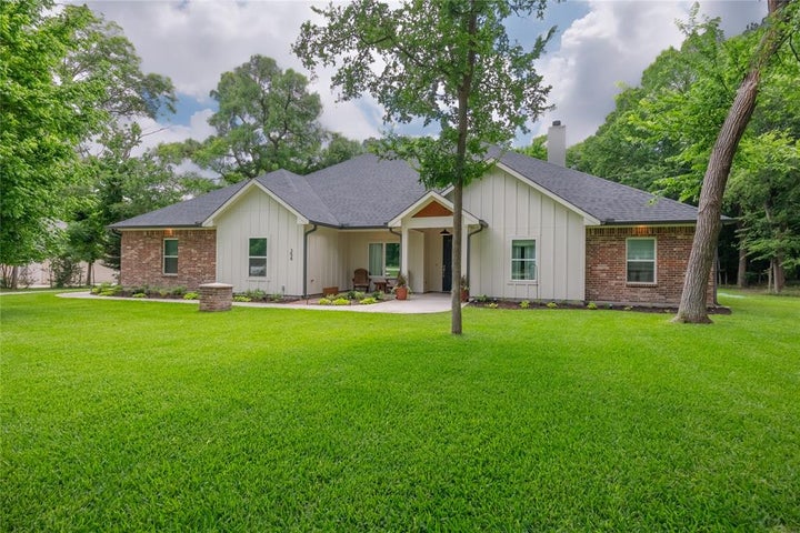 Photo 1 of 39 — 354 Glade Valley, Azle, TX 76020